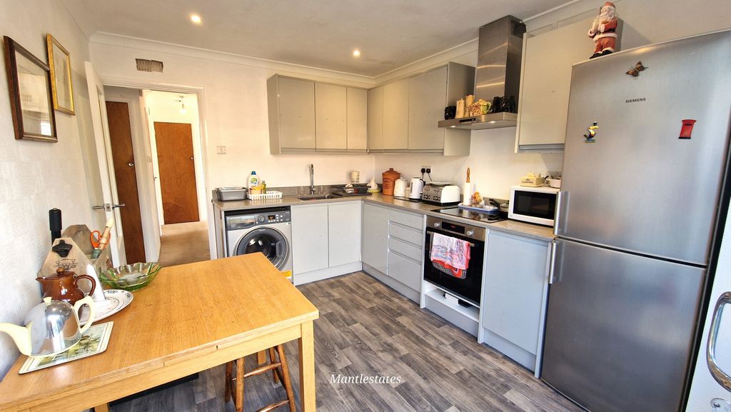 Property photo 2 of 13 Kitchen