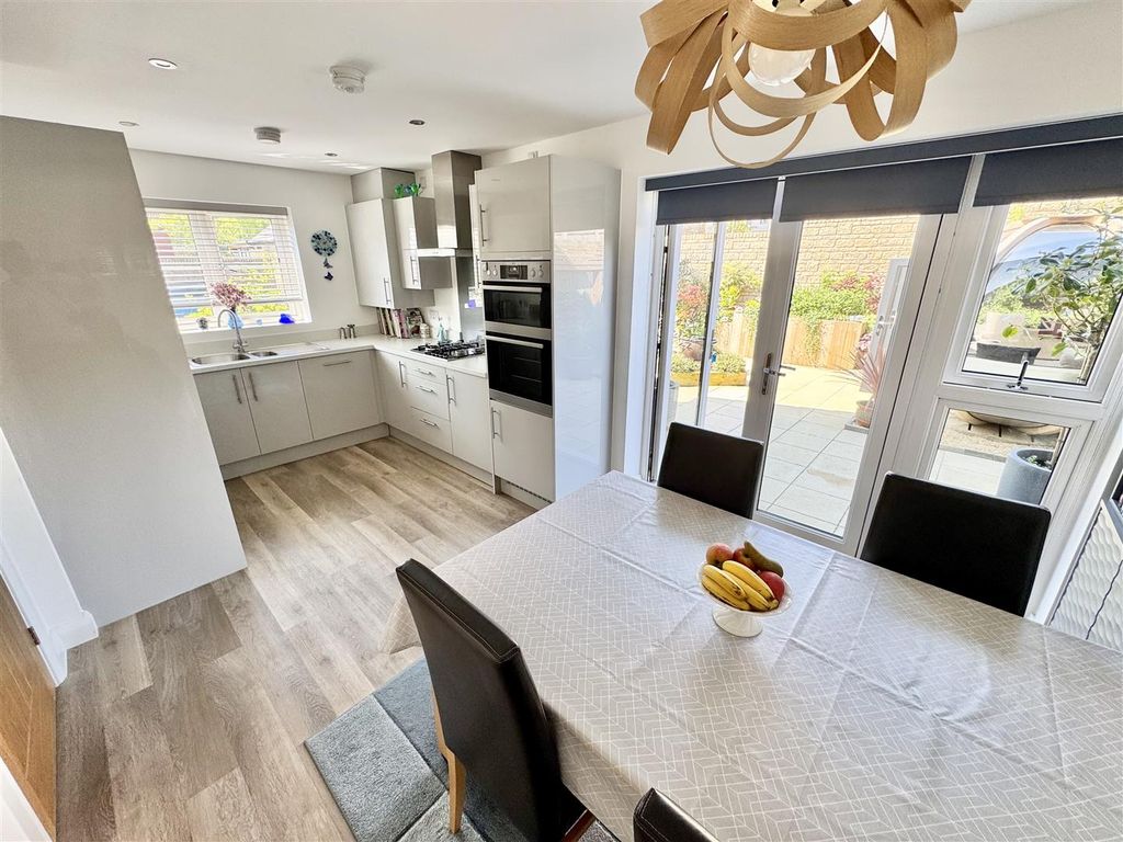 Property photo 2 of 24