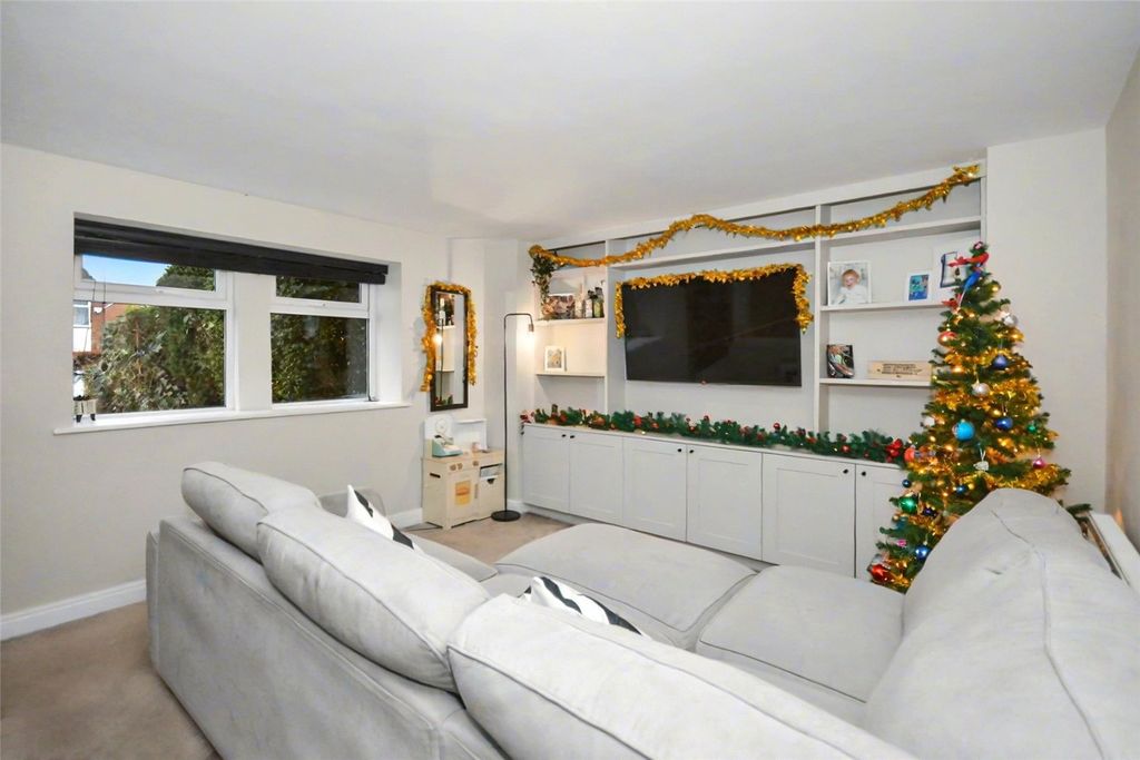 Property photo 2 of 20 Picture No. 54