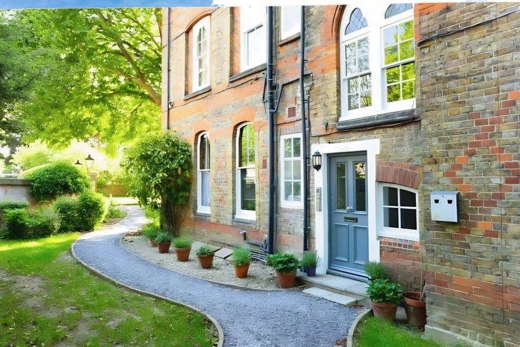 Property photo 1 of 6