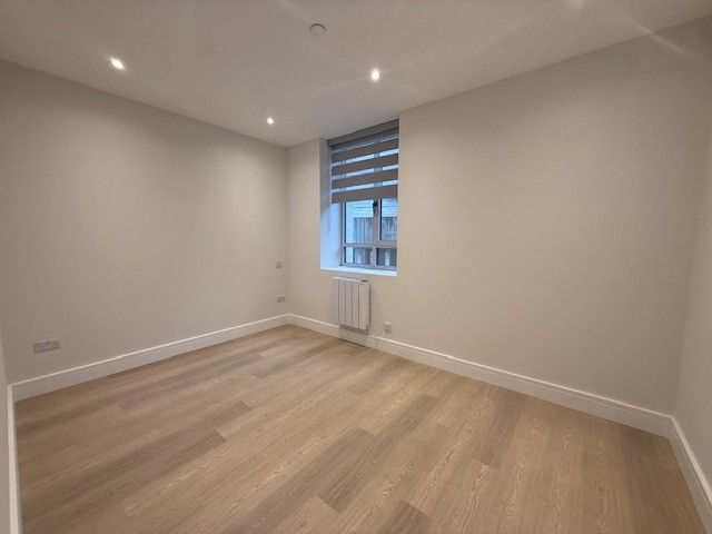 Property photo 2 of 9 Bedroom