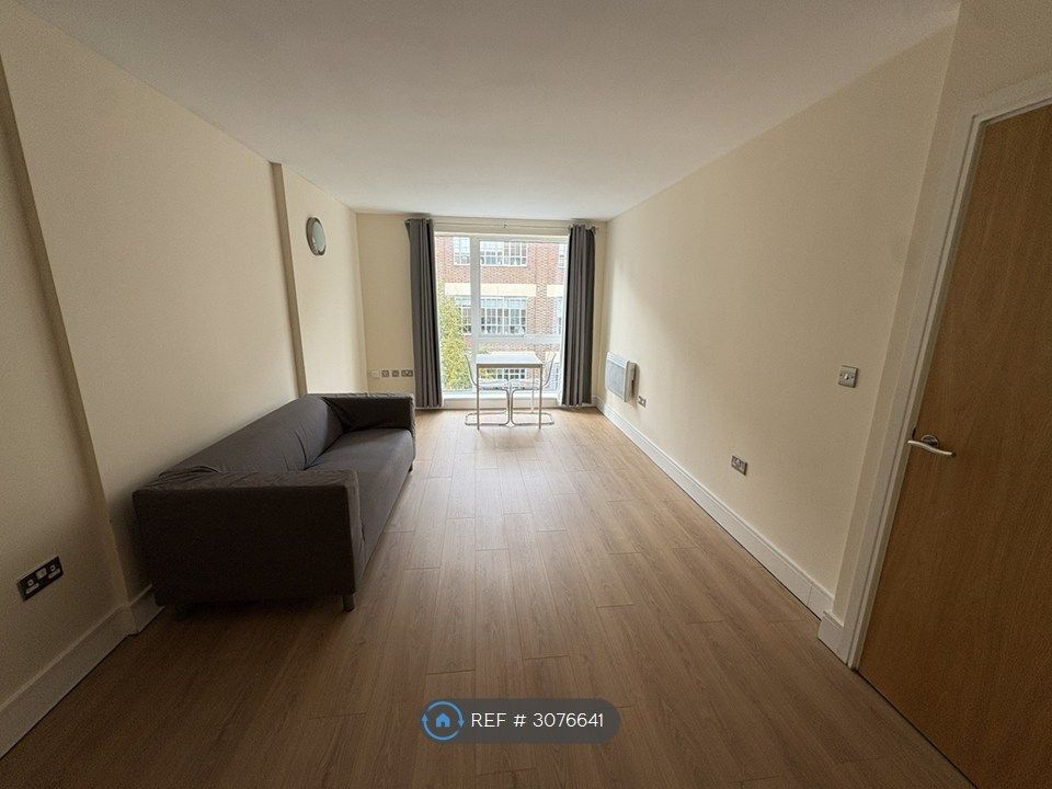 Property photo 1 of 5 Living Room