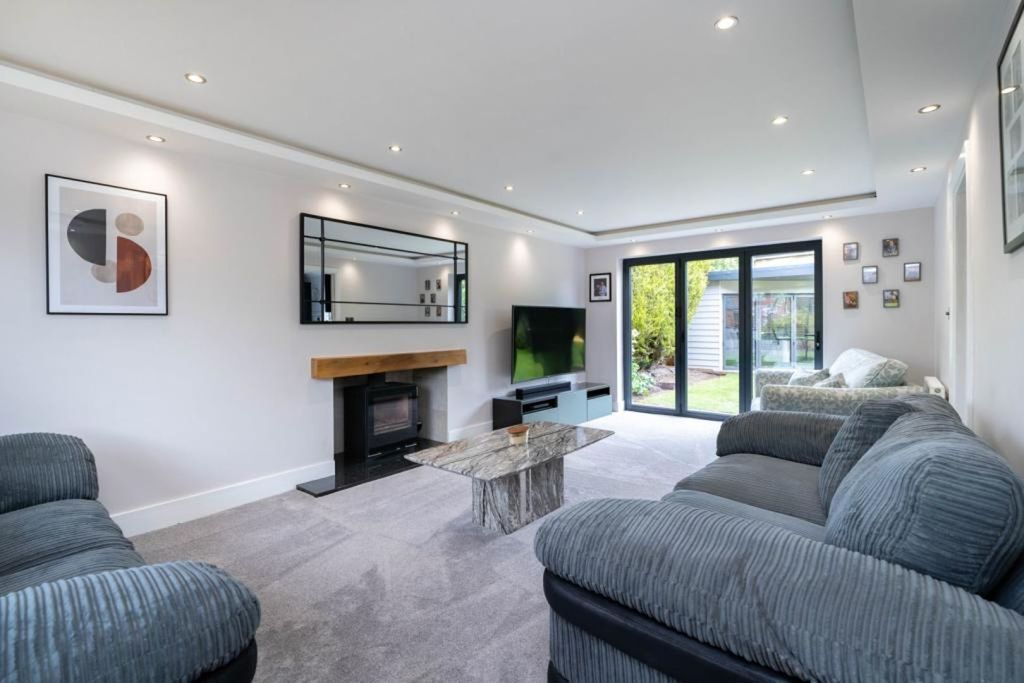 Property photo 2 of 26