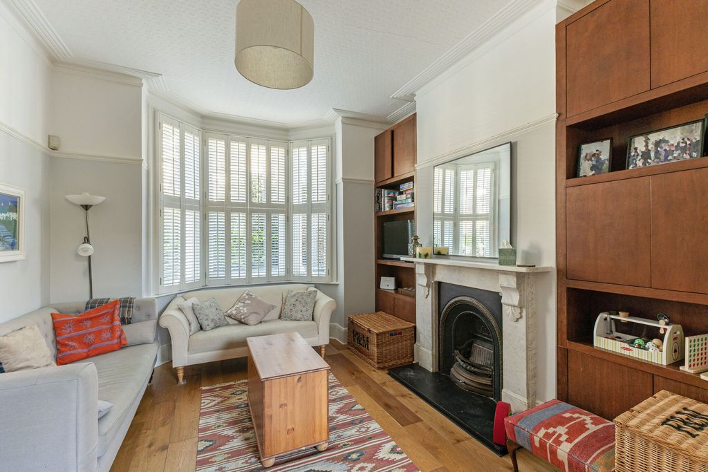 Property photo 2 of 19