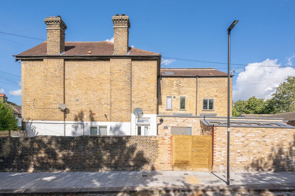 Property photo 2 of 15