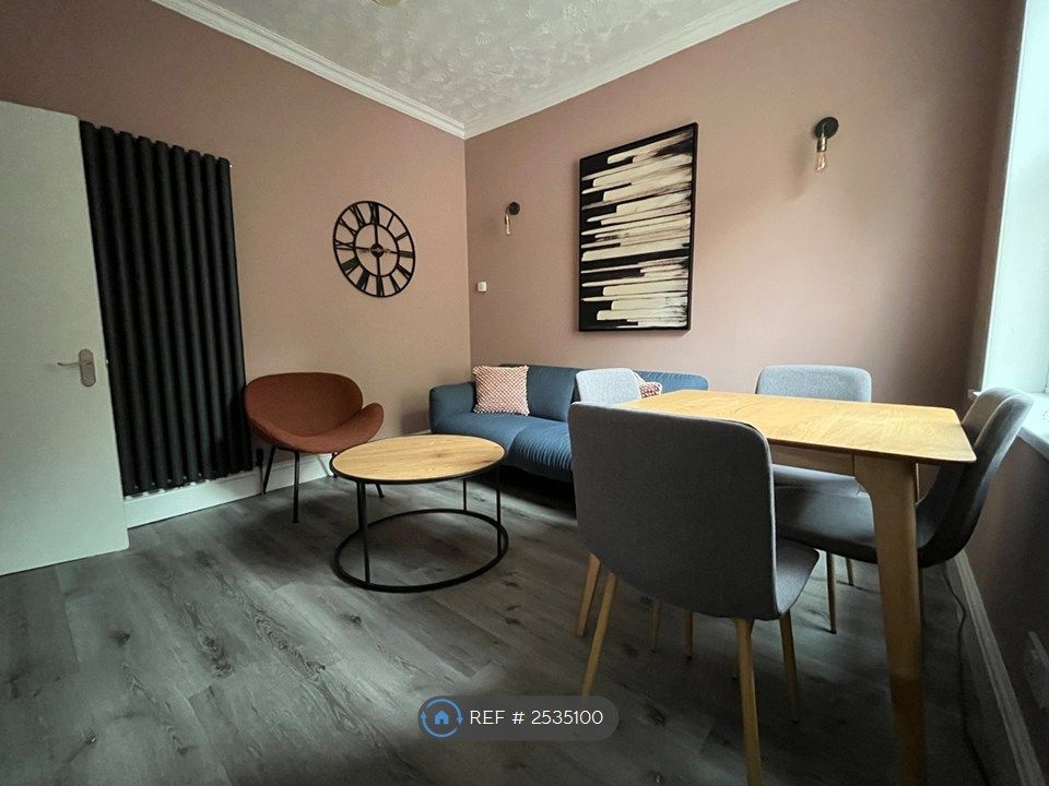 Property photo 2 of 12 Living Room