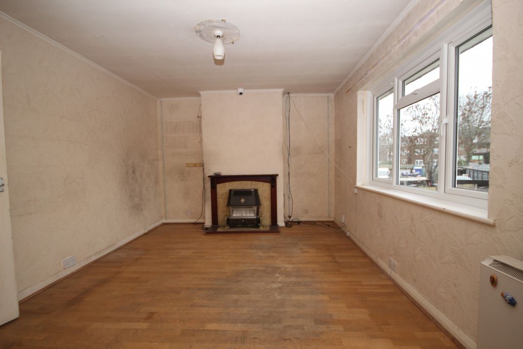 Property photo 3 of 7 Gallery