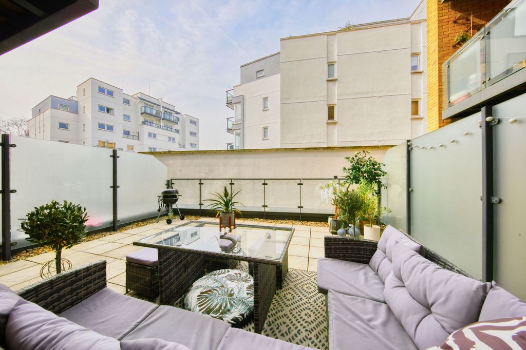 Property photo 1 of 12 Photo 6