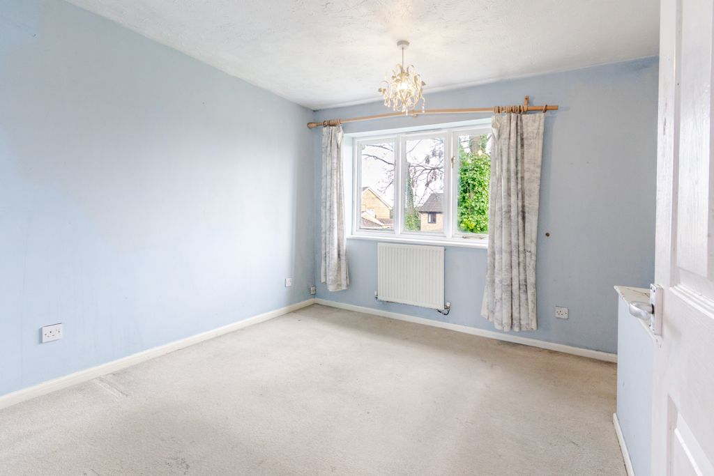 Property photo 3 of 23 Bedroom 1