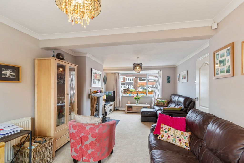 Property photo 3 of 25