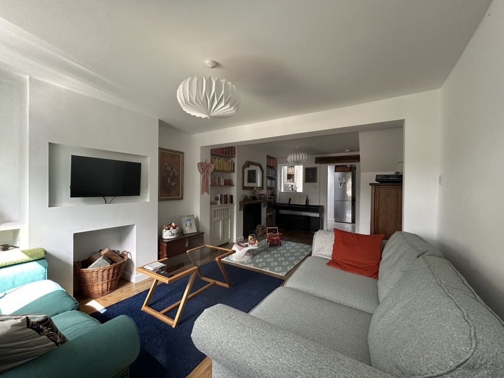 Property photo 2 of 10