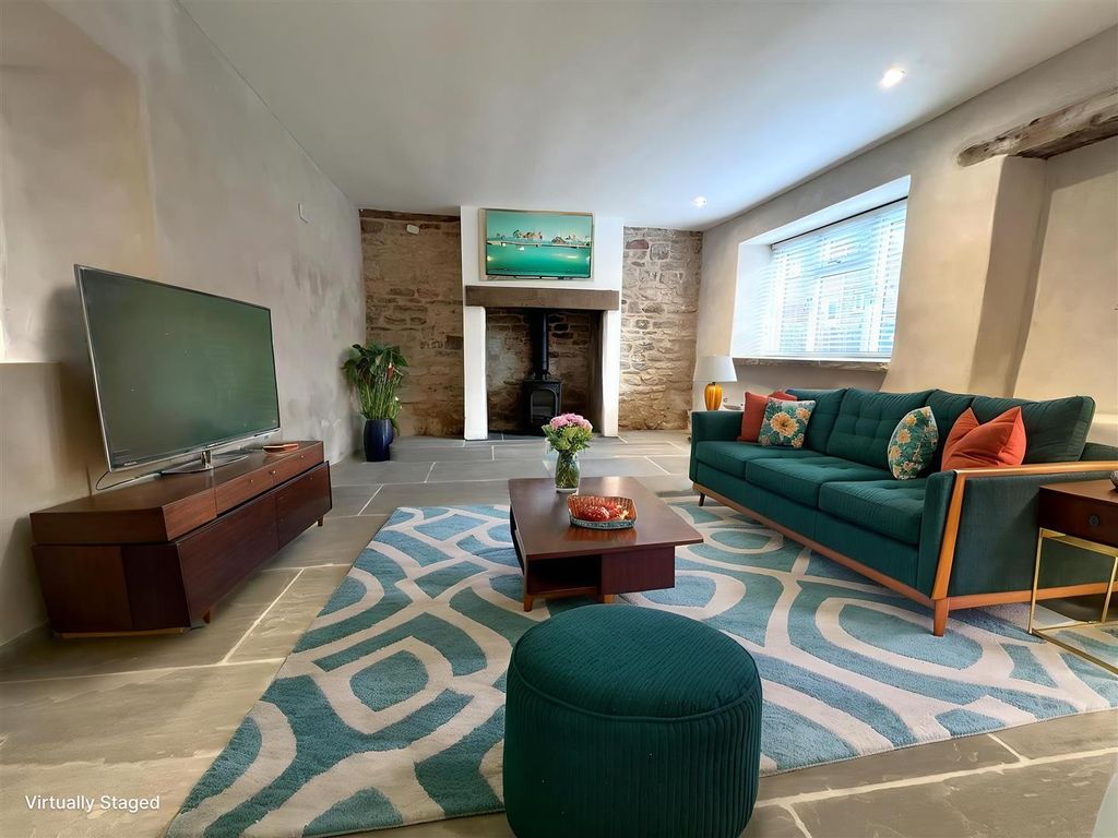 Property photo 2 of 14