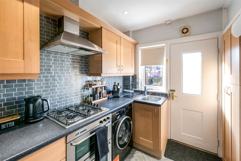 Property photo 3 of 12 Kitchen