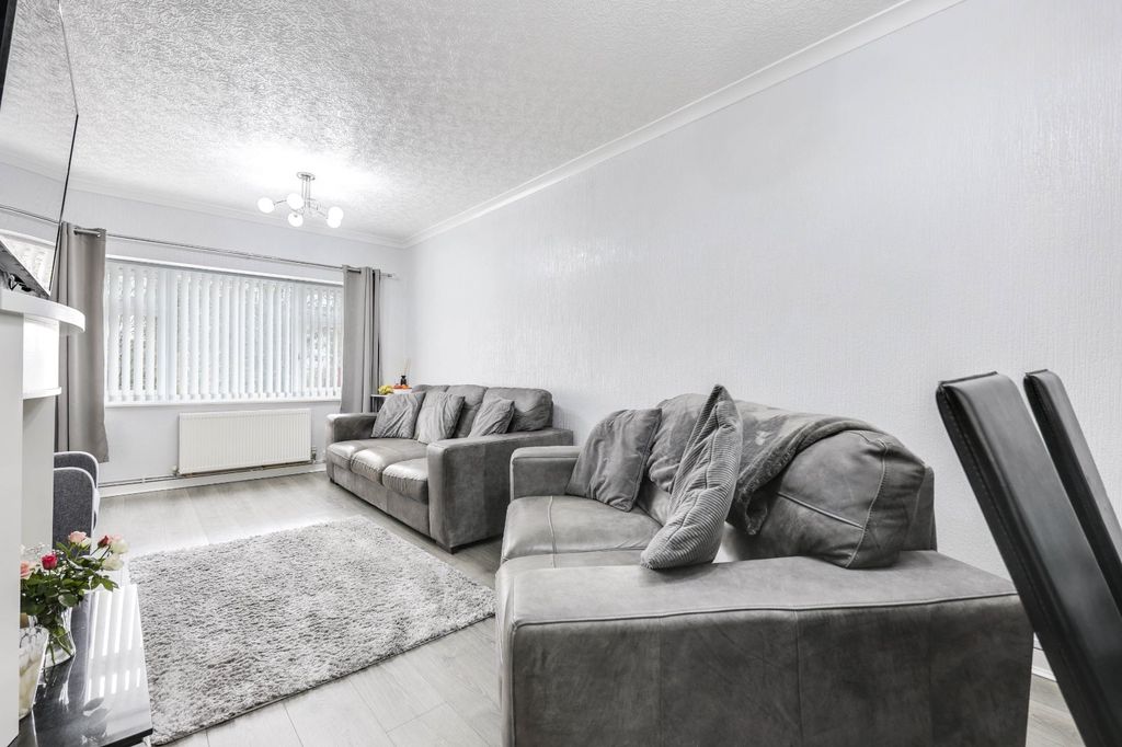 Property photo 3 of 14 Picture No. 04