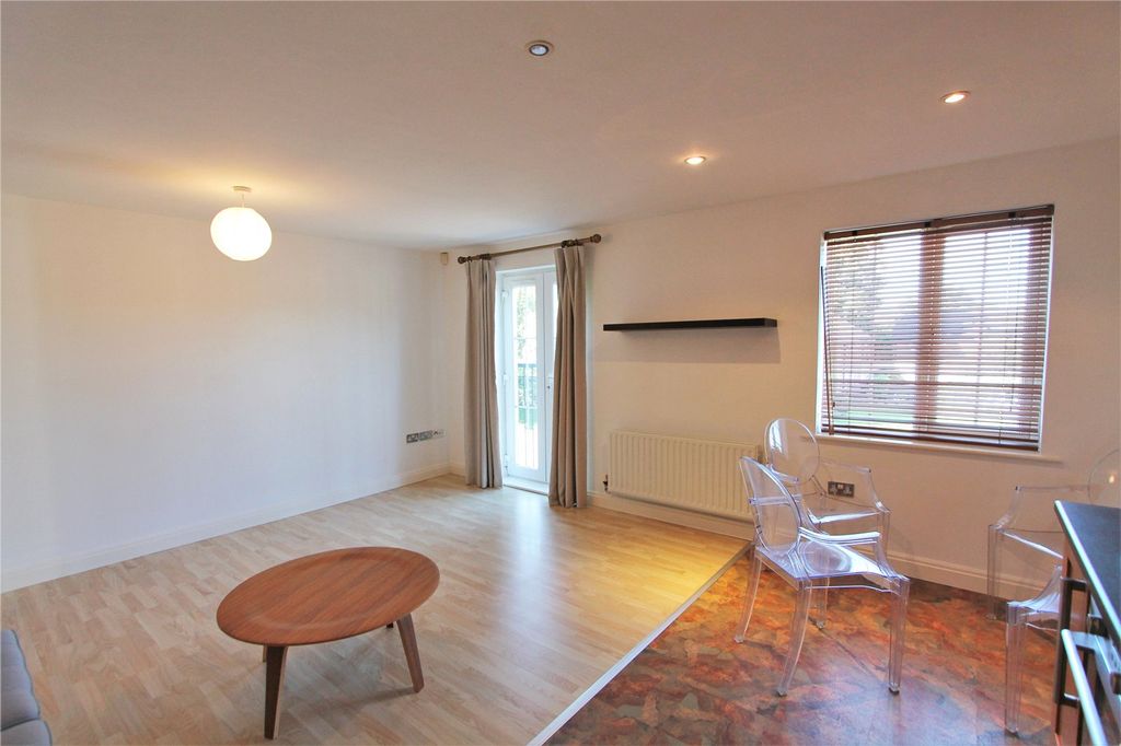 Property photo 2 of 8