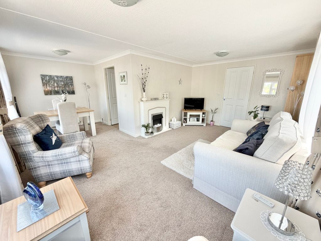 Property photo 3 of 13 Img_3409