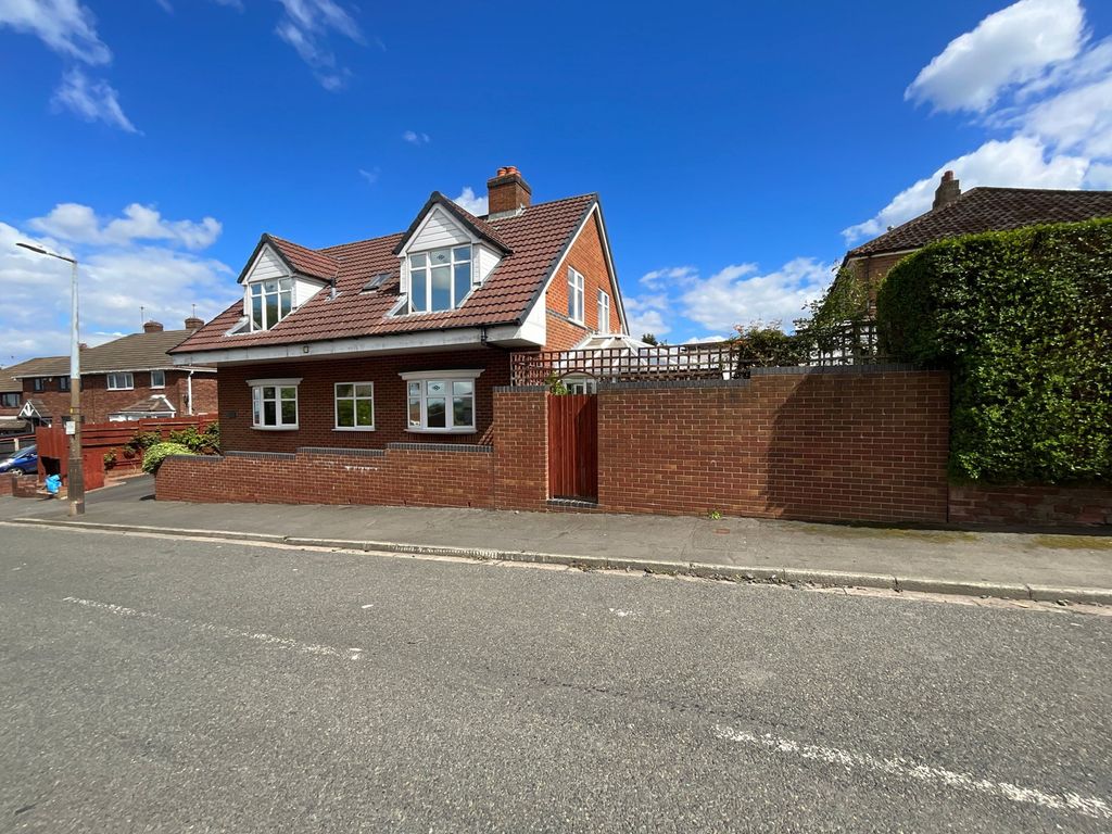 Property photo 2 of 29