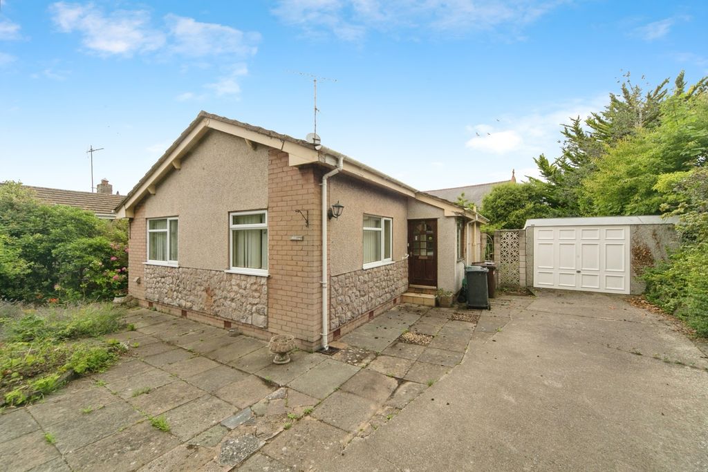 Property photo 1 of 17 Front