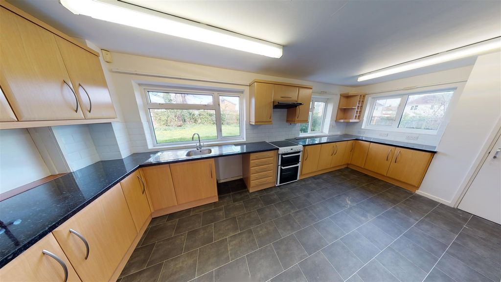 Property photo 2 of 16 Kitchen