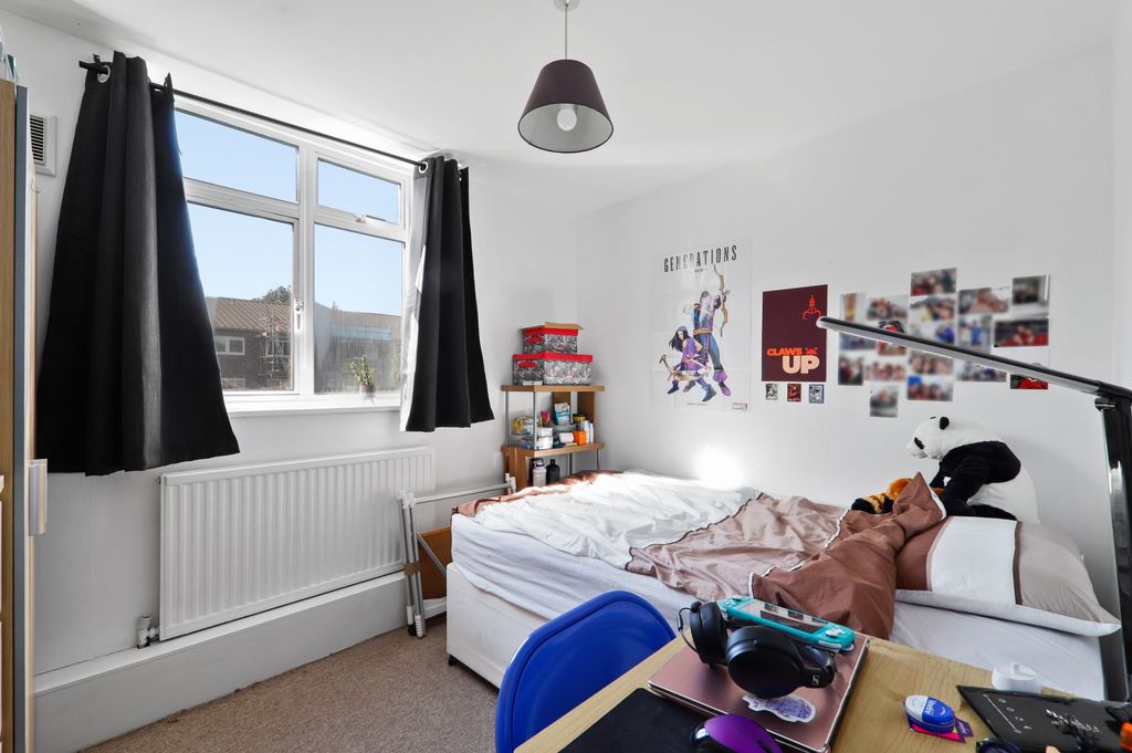 Property photo 3 of 17