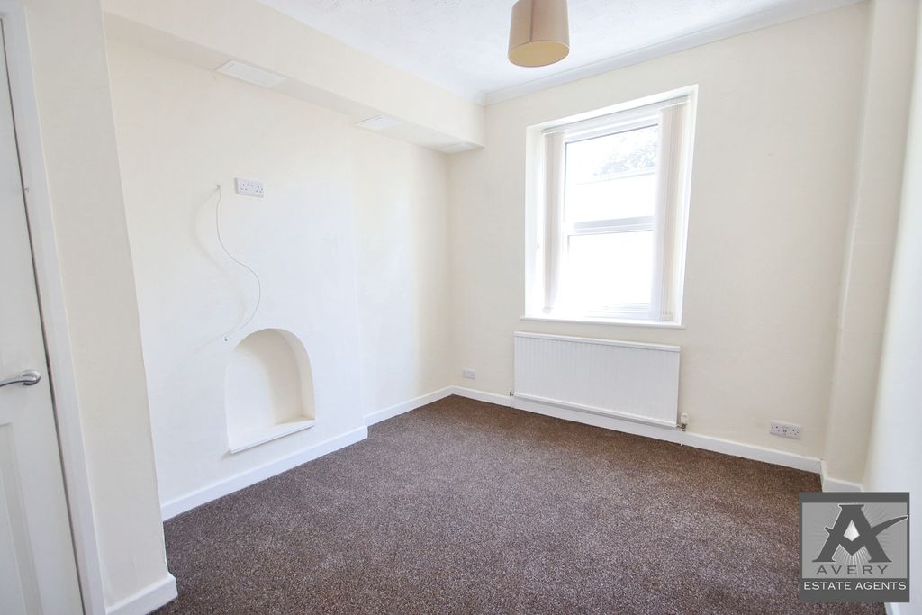 Property photo 3 of 7 Gallery