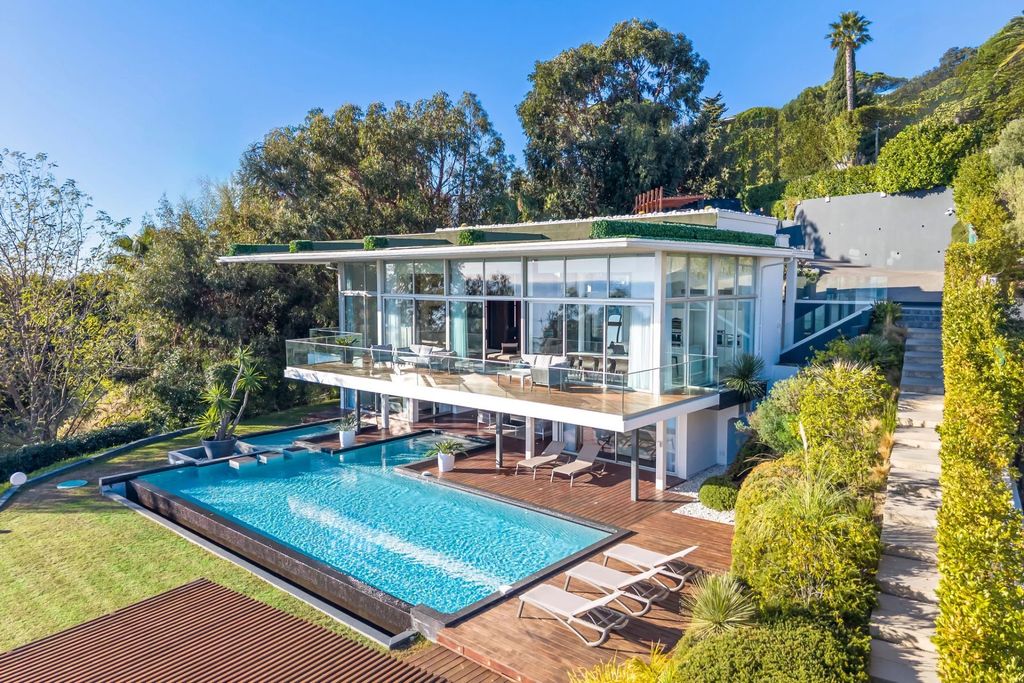 Property photo 2 of 37