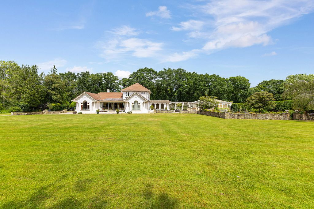 Property photo 3 of 24