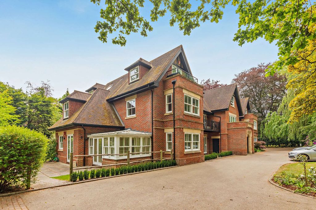 Property photo 1 of 20 Rosewood