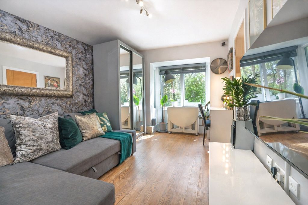 Property photo 3 of 10 Picture No. 11