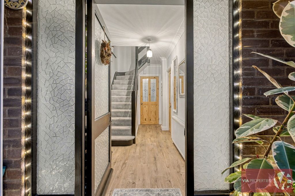 Property photo 2 of 27 Photo 23