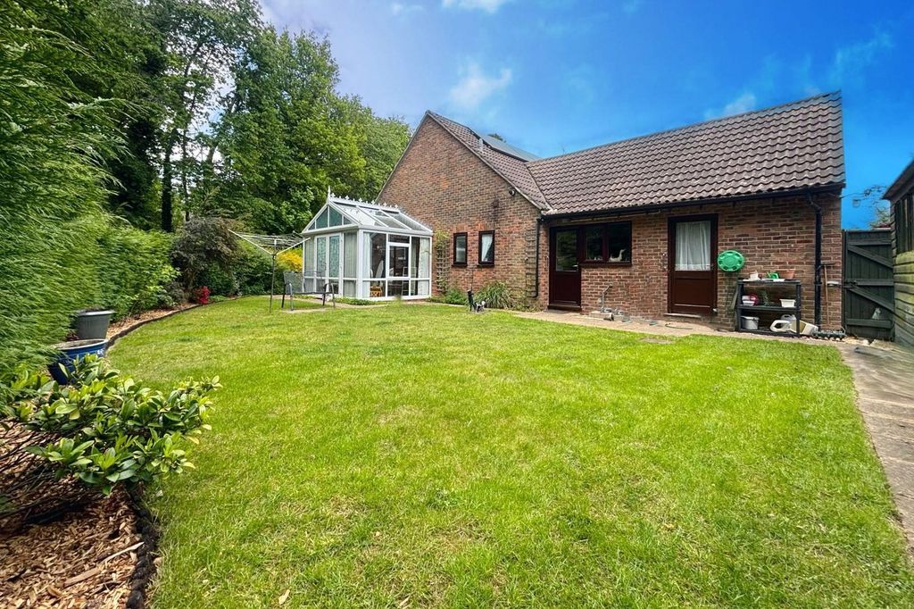 Property photo 2 of 11 Picture No. 31