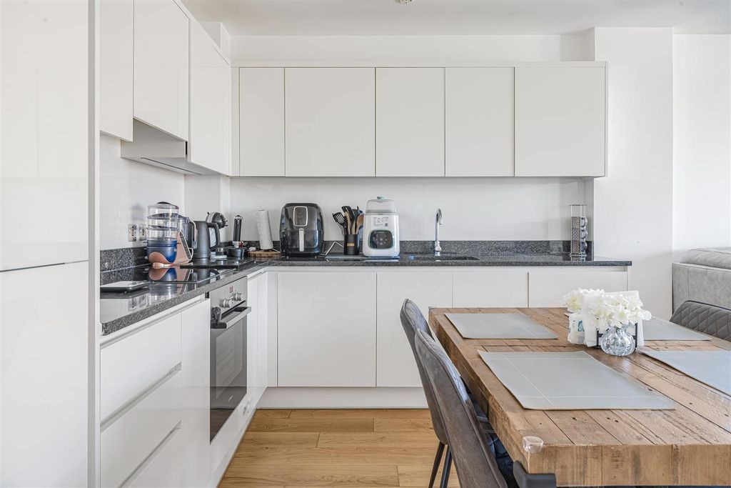 Property photo 3 of 10 2.Jpg