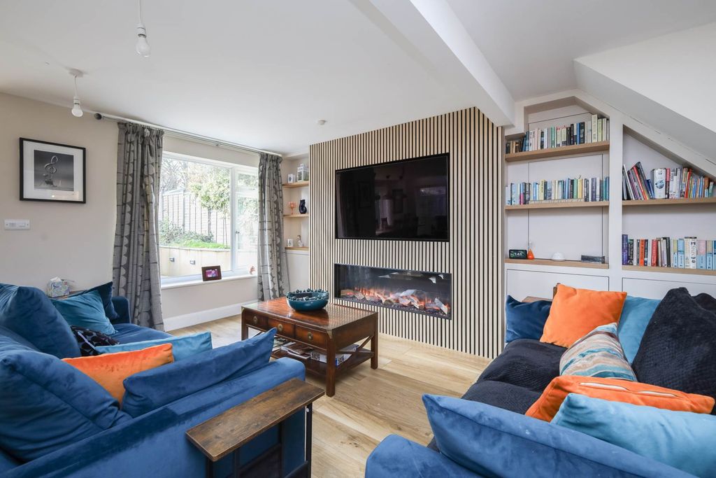 Property photo 3 of 30