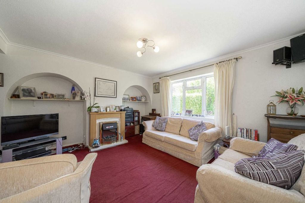 Property photo 2 of 9