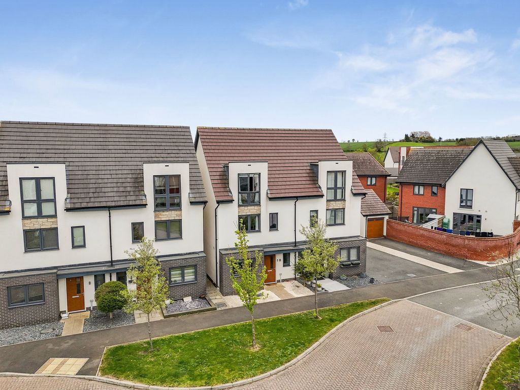 Property photo 1 of 31