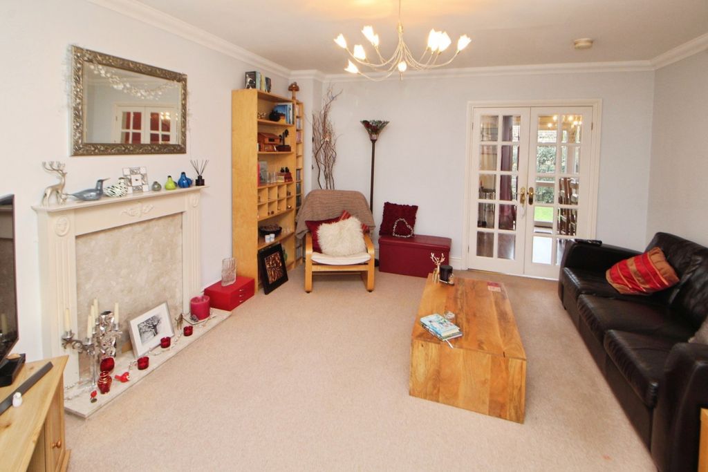 Property photo 2 of 13 Picture No. 11