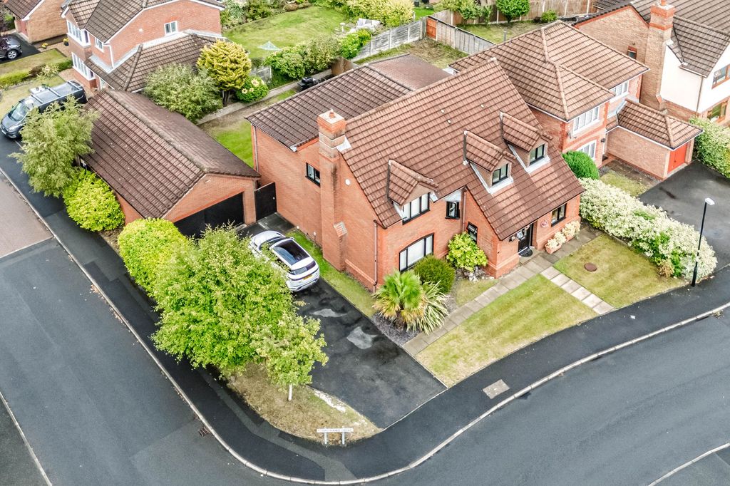 Property photo 1 of 47