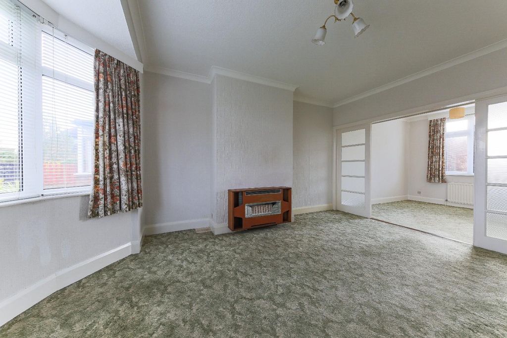 Property photo 3 of 18 Living Room