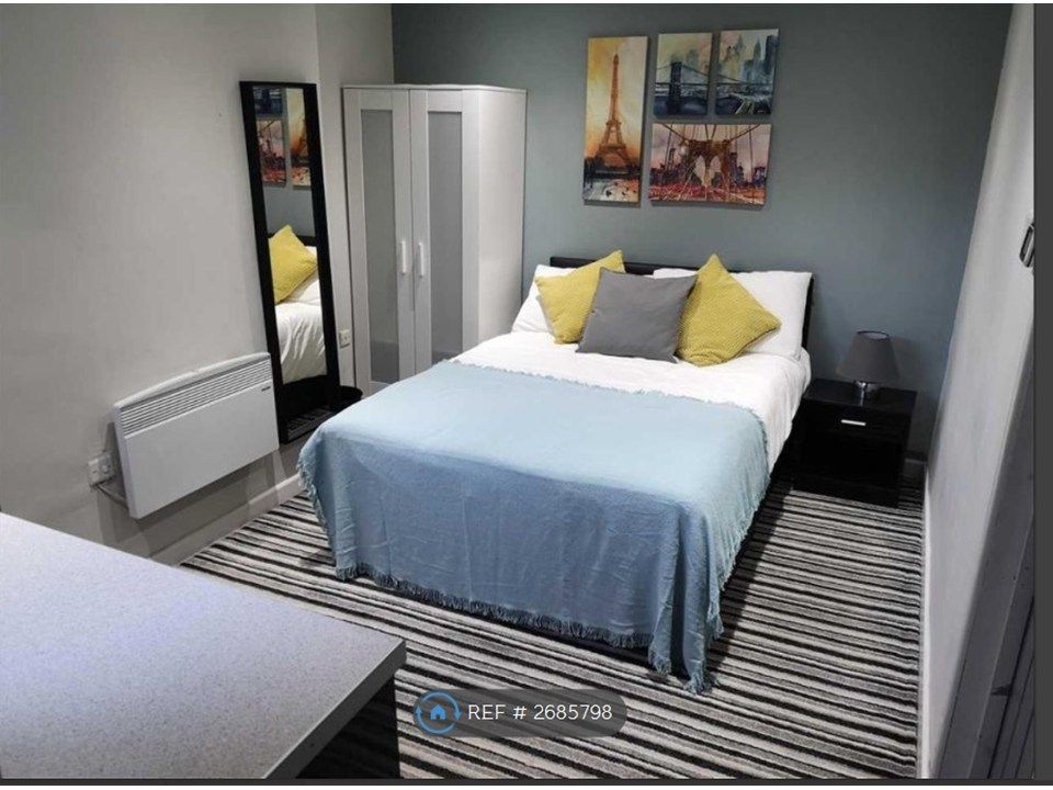 Property photo 1 of 4 Bedroom