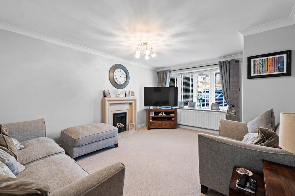 Property photo 2 of 28