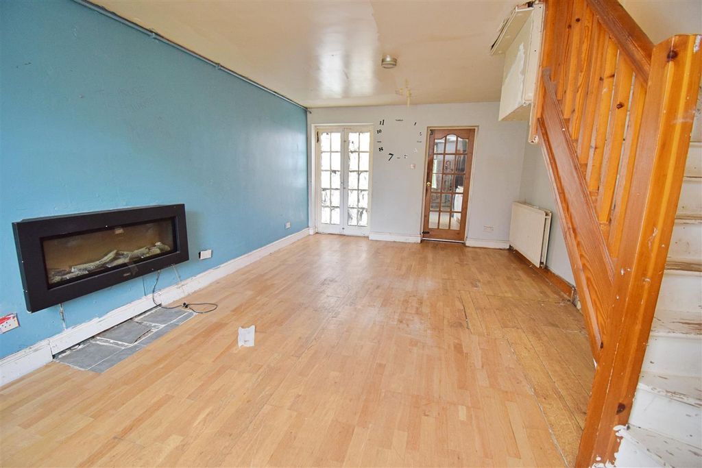Property photo 2 of 11 Living Room.Jpg