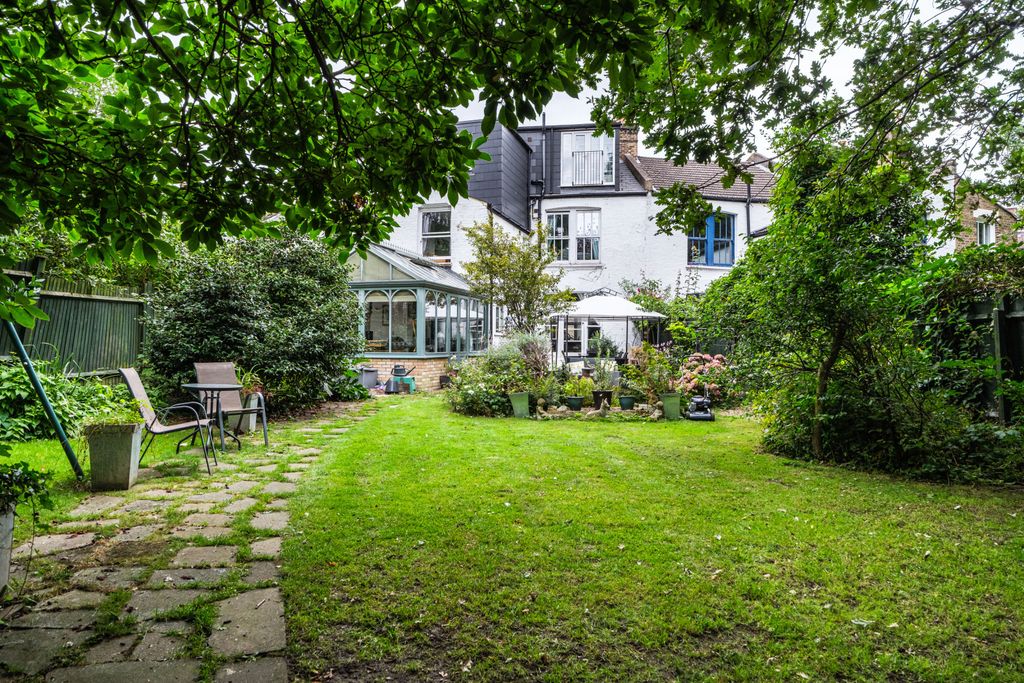 Property photo 2 of 29