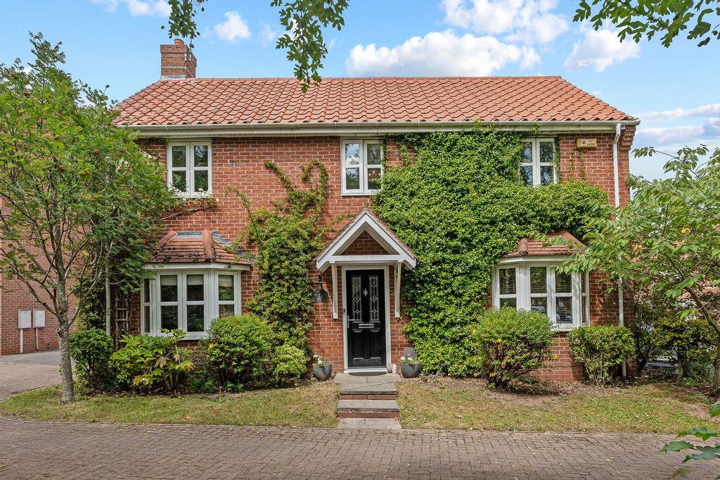 Property photo 1 of 42