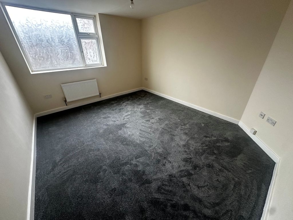 Property photo 1 of 3