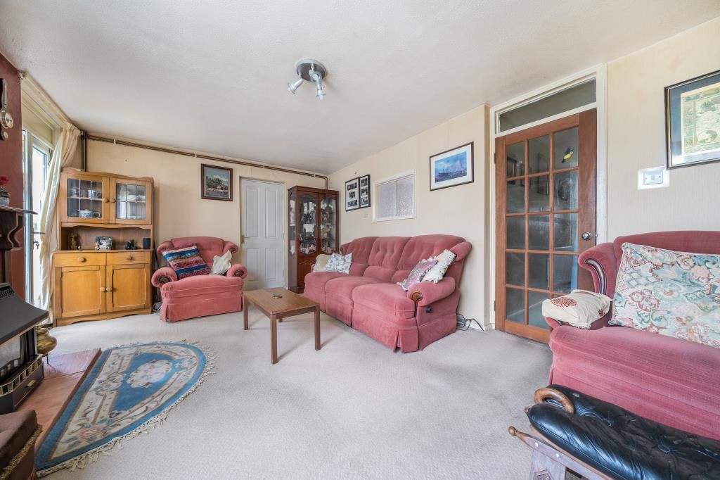 Property photo 2 of 22 Living Room