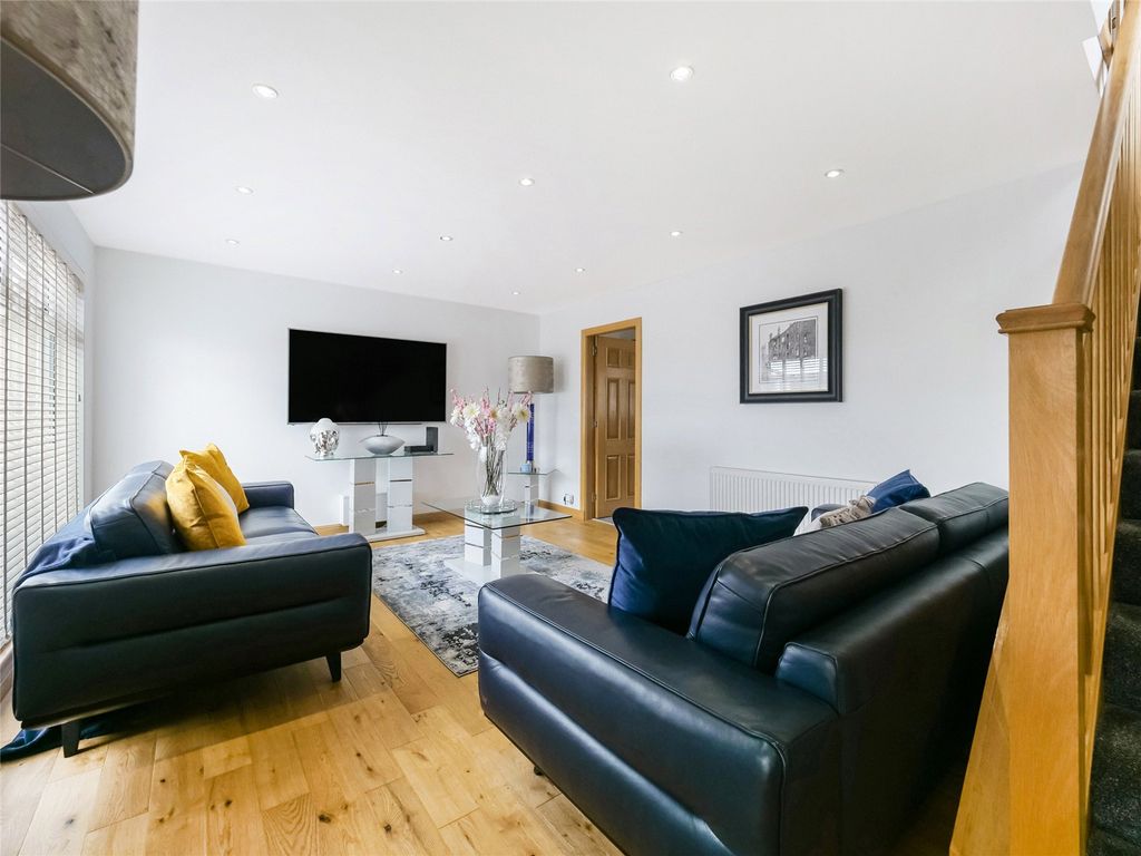 Property photo 3 of 22 Picture No. 03