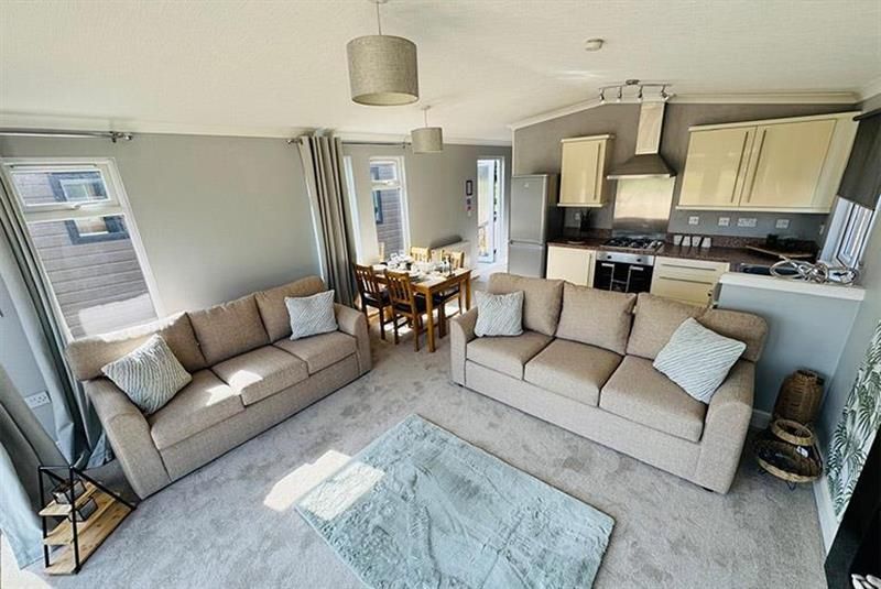 Property photo 2 of 5 East Midlands