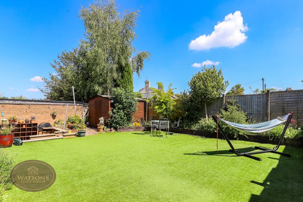 Property photo 2 of 27