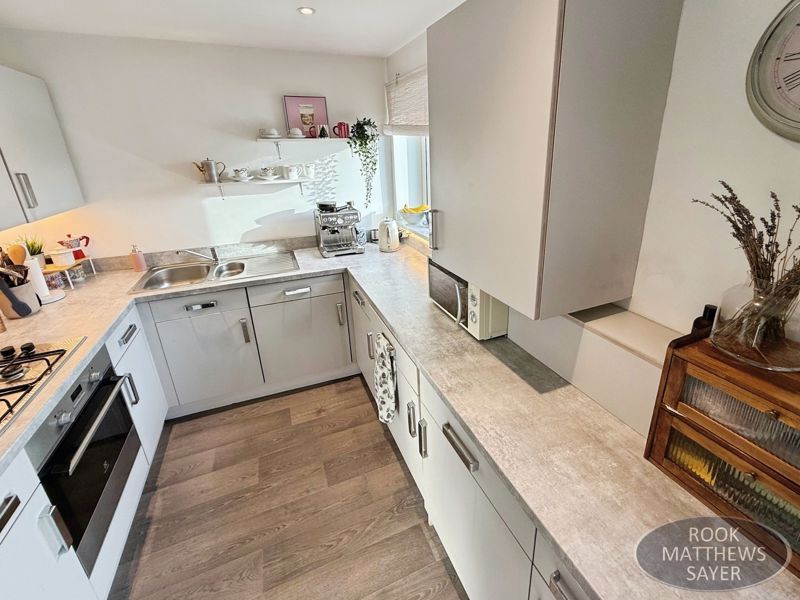 Property photo 3 of 9 Photo 5