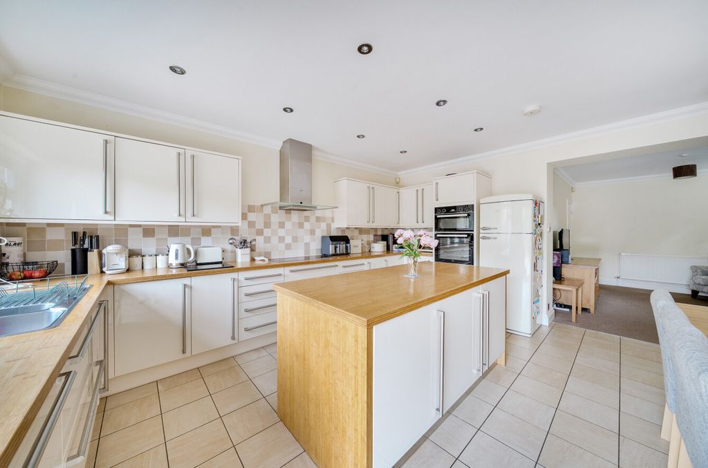 Property photo 3 of 13 1456282-23-6A1Ffb...